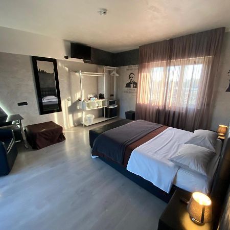 B2In Suite & Office 카프리아테 산 제르바시오 외부 사진