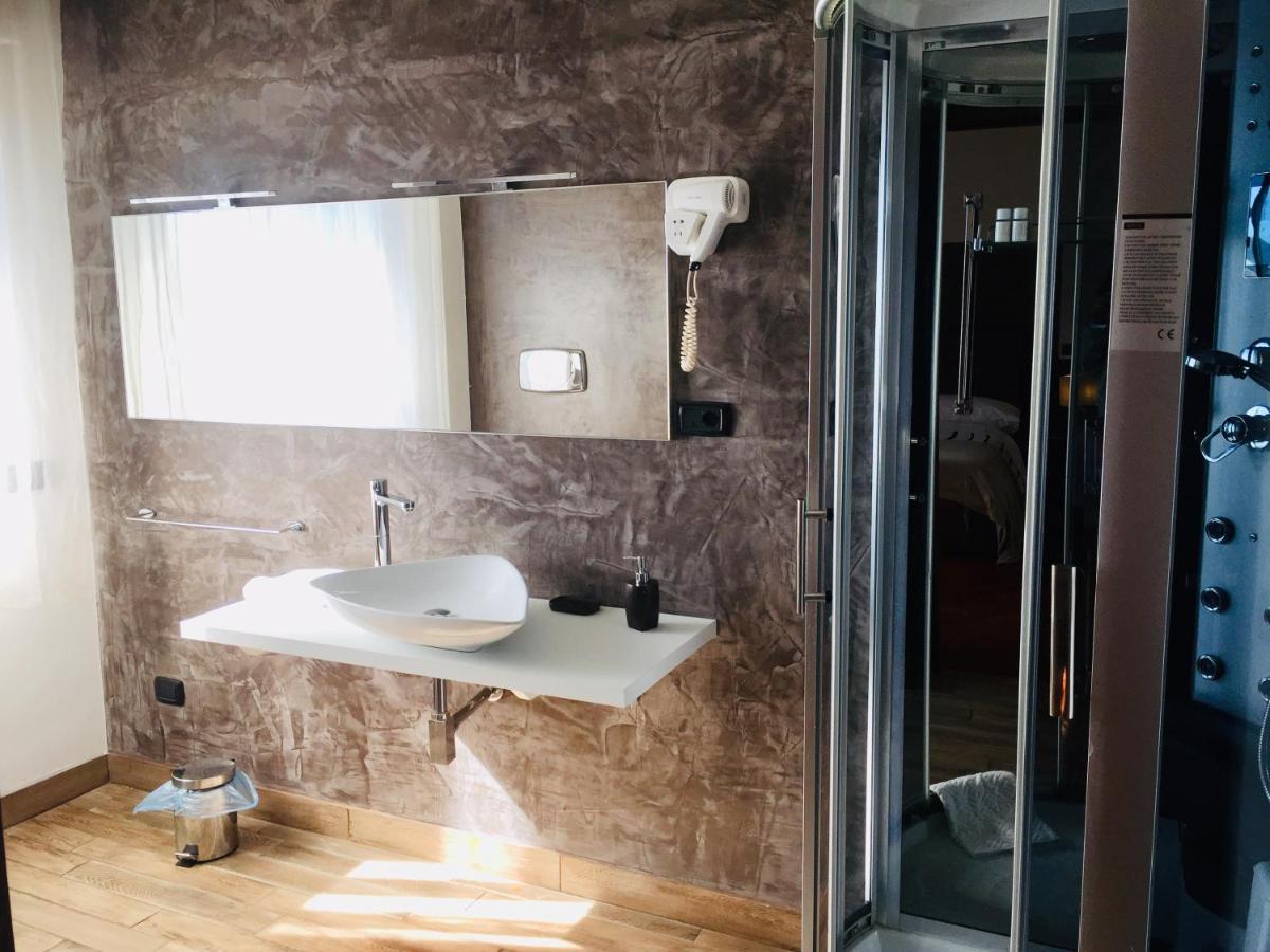 B2In Suite & Office 카프리아테 산 제르바시오 외부 사진