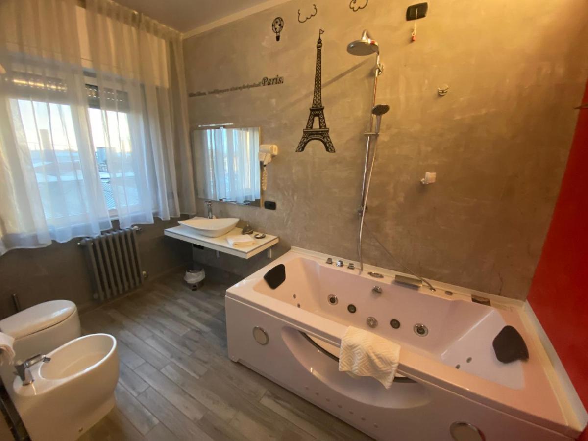B2In Suite & Office 카프리아테 산 제르바시오 외부 사진