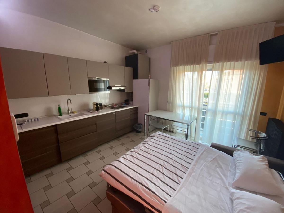 B2In Suite & Office 카프리아테 산 제르바시오 외부 사진