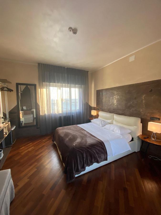 B2In Suite & Office 카프리아테 산 제르바시오 외부 사진