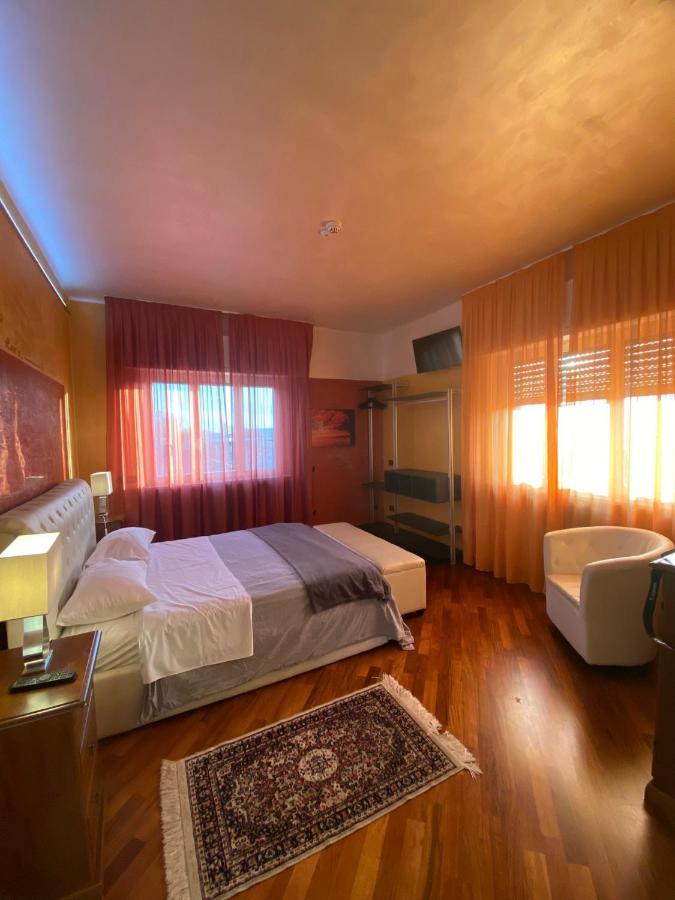 B2In Suite & Office 카프리아테 산 제르바시오 외부 사진