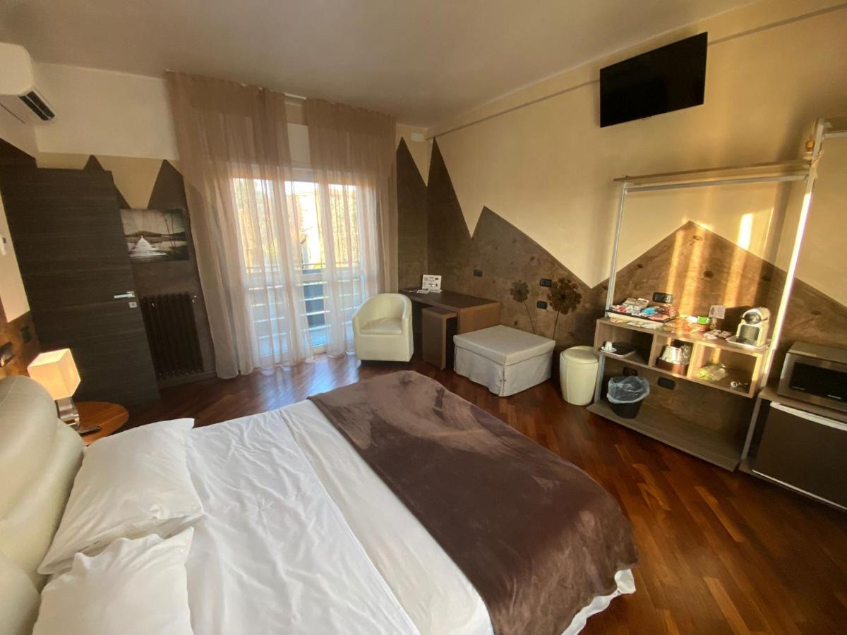 B2In Suite & Office 카프리아테 산 제르바시오 외부 사진