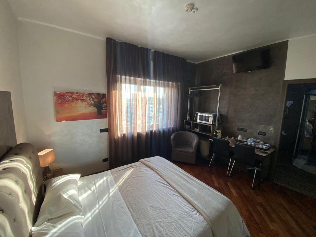 B2In Suite & Office 카프리아테 산 제르바시오 외부 사진