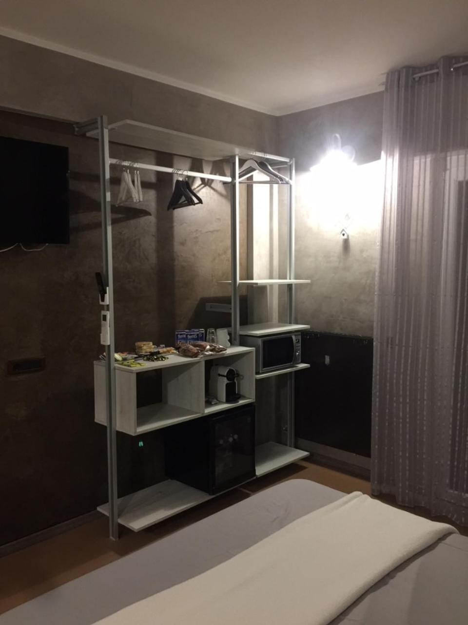 B2In Suite & Office 카프리아테 산 제르바시오 외부 사진